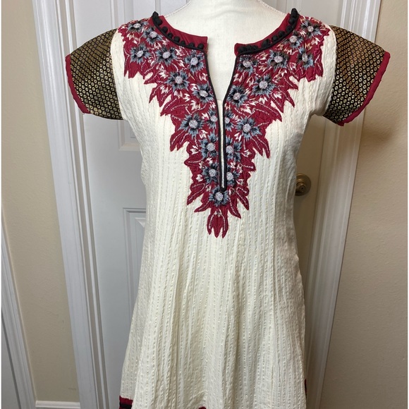 Sushila’s White Embroidered Kurti Traditional Indian Dress Small/Medium - Picture 1 of 8